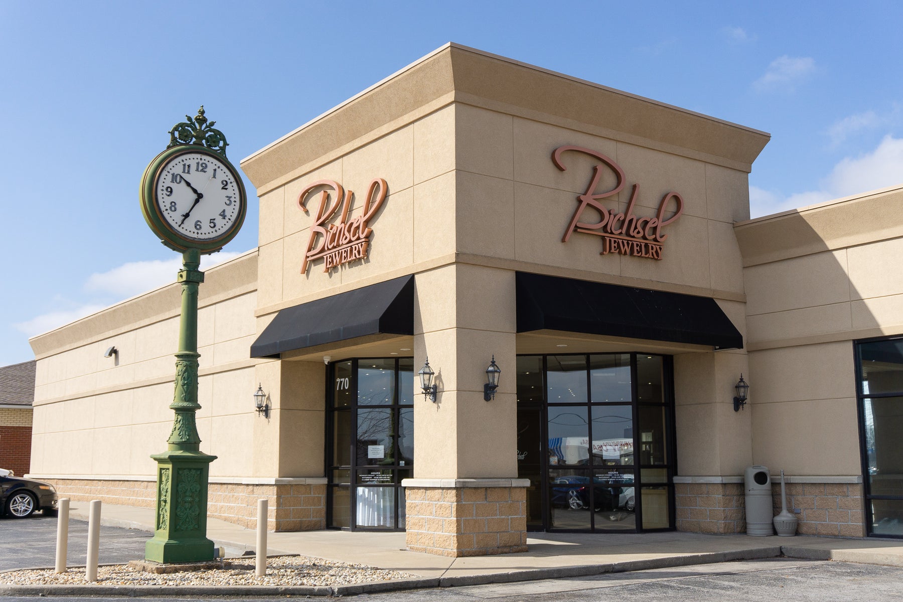 Bichsel Jewelry Store in Sedalia, MO. Jewelry and engagement rings.